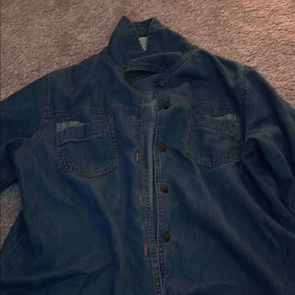 Classic Blue Jean Jacket with Full-Length Zipper